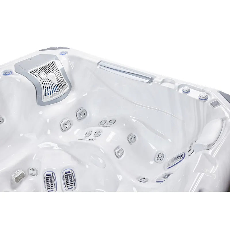 Wellis Kilimanjaro Life Premium Whirlpool Draufsicht mit 59 Jets und Kontrollpanelen
