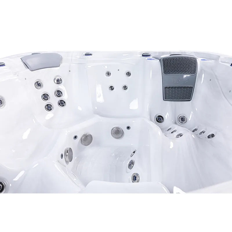 Wellis Lugano Life Whirlpool Innenraum mit Massagedüsen und Sitzplätzen von oben