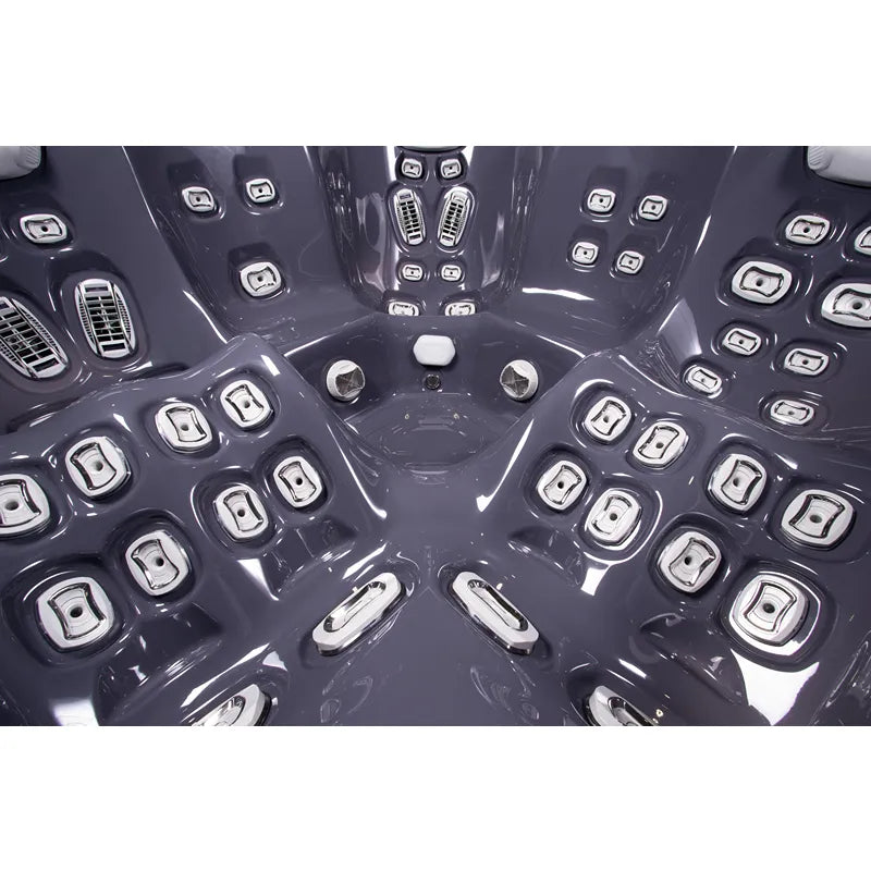 Wellis Makalu Life Premium Whirlpool Innenansicht von oben mit 51 Jets und Sitzbereichen