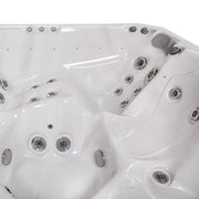 Wellis Malaga Life Premium-Whirlpool Innenansicht mit Massagedüsen und Sitzplätzen von oben