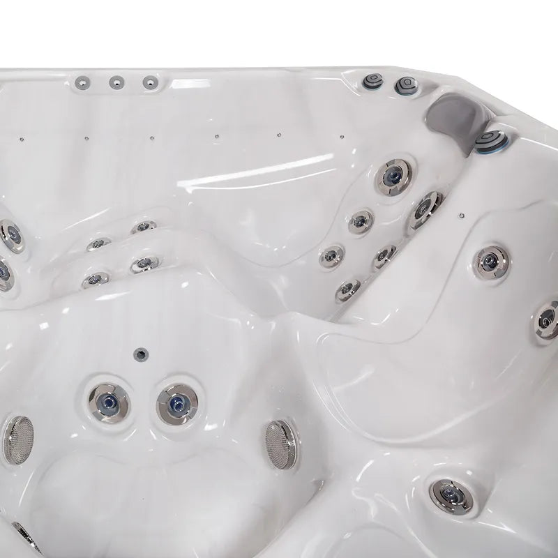 Wellis Malaga Life Premium-Whirlpool Innenansicht mit Massagedüsen und Sitzplätzen von oben