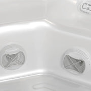 Wellis Mandala Life Whirlpool Massagedüsen und Jet-System Nahaufnahme