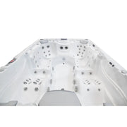 Wellis Olympus Life Premium Whirlpool Innenraum mit 88 Massagedüsen und Sitzbereichen von oben