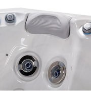 Wellis Palermo Life Premium-Whirlpool von oben mit Kopfstütze und Düsensystem