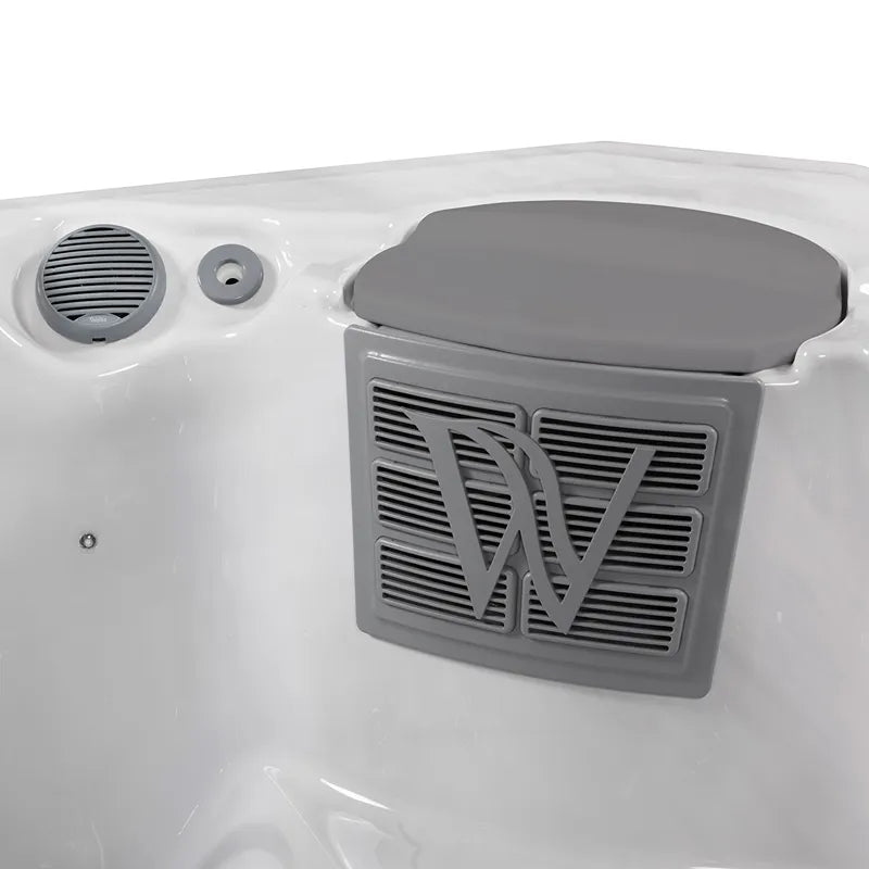 Wellis Palermo Life Whirlpool Randdetail mit Düsen und Kopfstütze