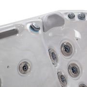 Wellis Palermo Life Whirlpool Düsen und Steuerknöpfe Nahaufnahme mit modernem Design