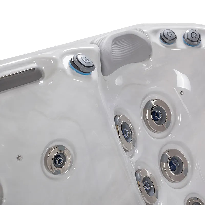 Wellis Palermo Life Whirlpool Düsen und Steuerknöpfe Nahaufnahme mit modernem Design