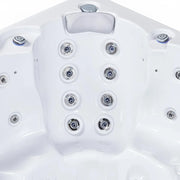 Wellis Prague Life Whirlpool Draufsicht mit Massagedüsen und Kopfstütze