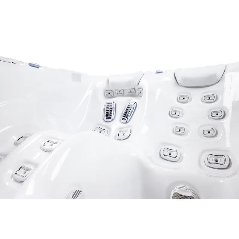 Wellis Teide Life Whirlpool Innenansicht von oben mit 32 Massage-Jets und ergonomischen Sitzen