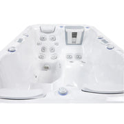 Wellis Teide Life Premium Whirlpool von oben mit 32 Jets, 3 Sitze, Düsen und Steuerungselementen
