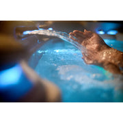 Wellis Vienna Life Whirlpool mit sprudelndem Wasser und LED-Beleuchtung