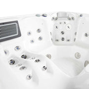 Wellis Venus – Classic Line Whirlpool 6 Personen Draufsicht mit Düsensystem und Sitzbereichen