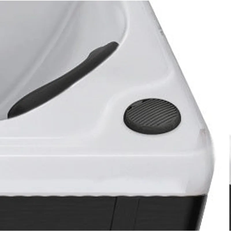 Wibespa Avatar Whirlpool – 6 Pers., 98 Düsen: Detail der weißen Whirlpool-Oberfläche mit schwarzem Düsenauslass