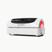 Winthera Red Bed in Weiß – schräge Vorderansicht mit aktivierter roter LED-Beleuchtung